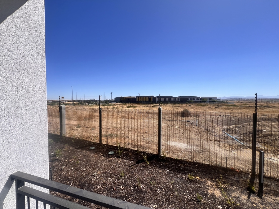 To Let 2 Bedroom Property for Rent in Cape Farms Western Cape